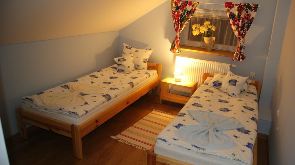 Dom Na Starym Goscincu Tiszyna Villa Dubicze Cerkiewne Rom bilde